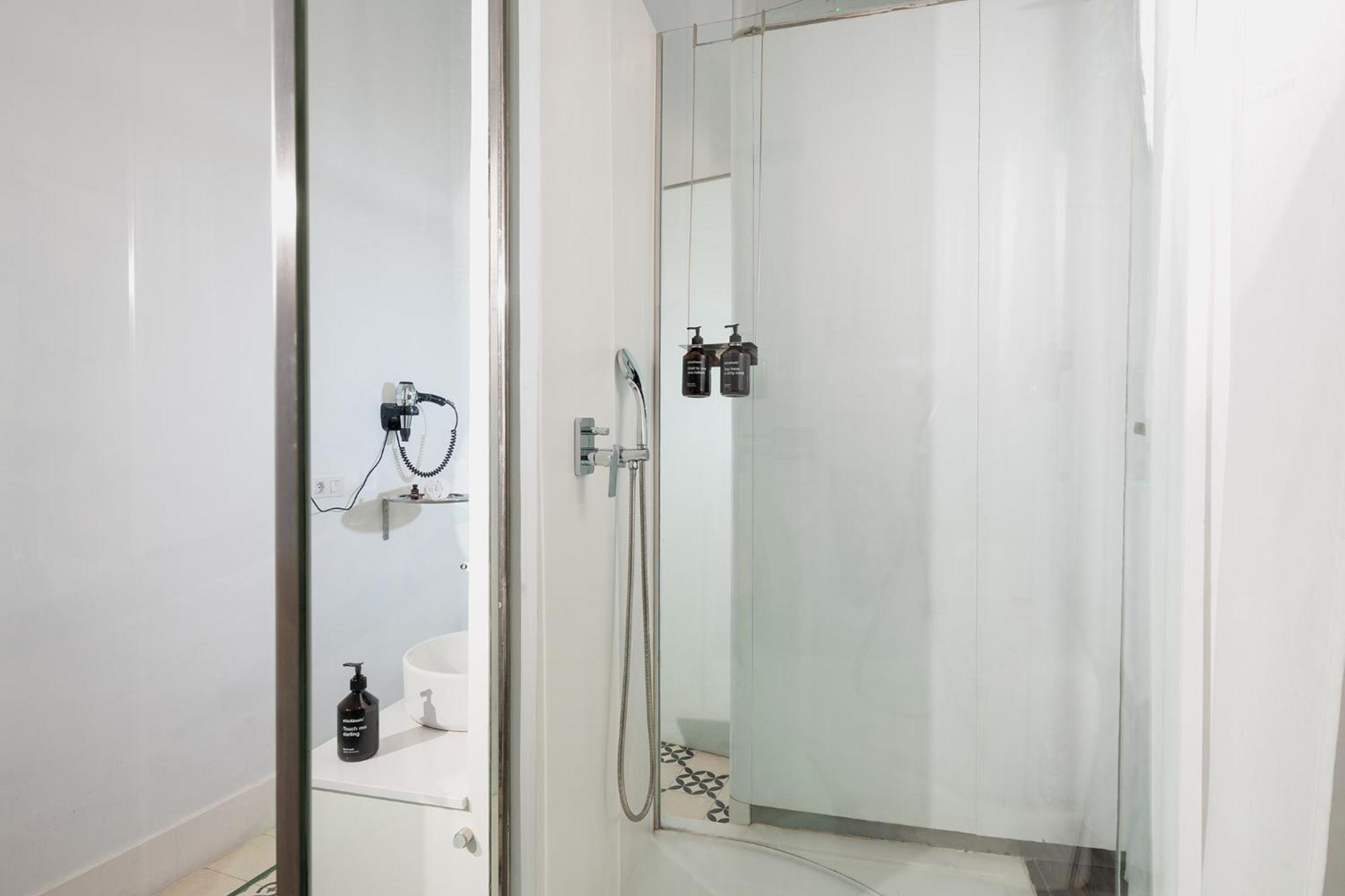 Chic & Basic Born Boutique Hotel Barcelona Bagian luar foto